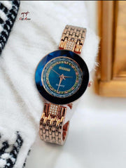 Elegant Women’s Quartz Watch – Round Dial with Stylish Chain Strap (1 Pc)