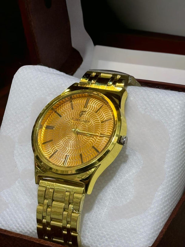 Men’s Round Quartz Analog Watch with Textured Strap – 1 Piece