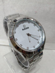 Stylish Men’s Formal Timepiece